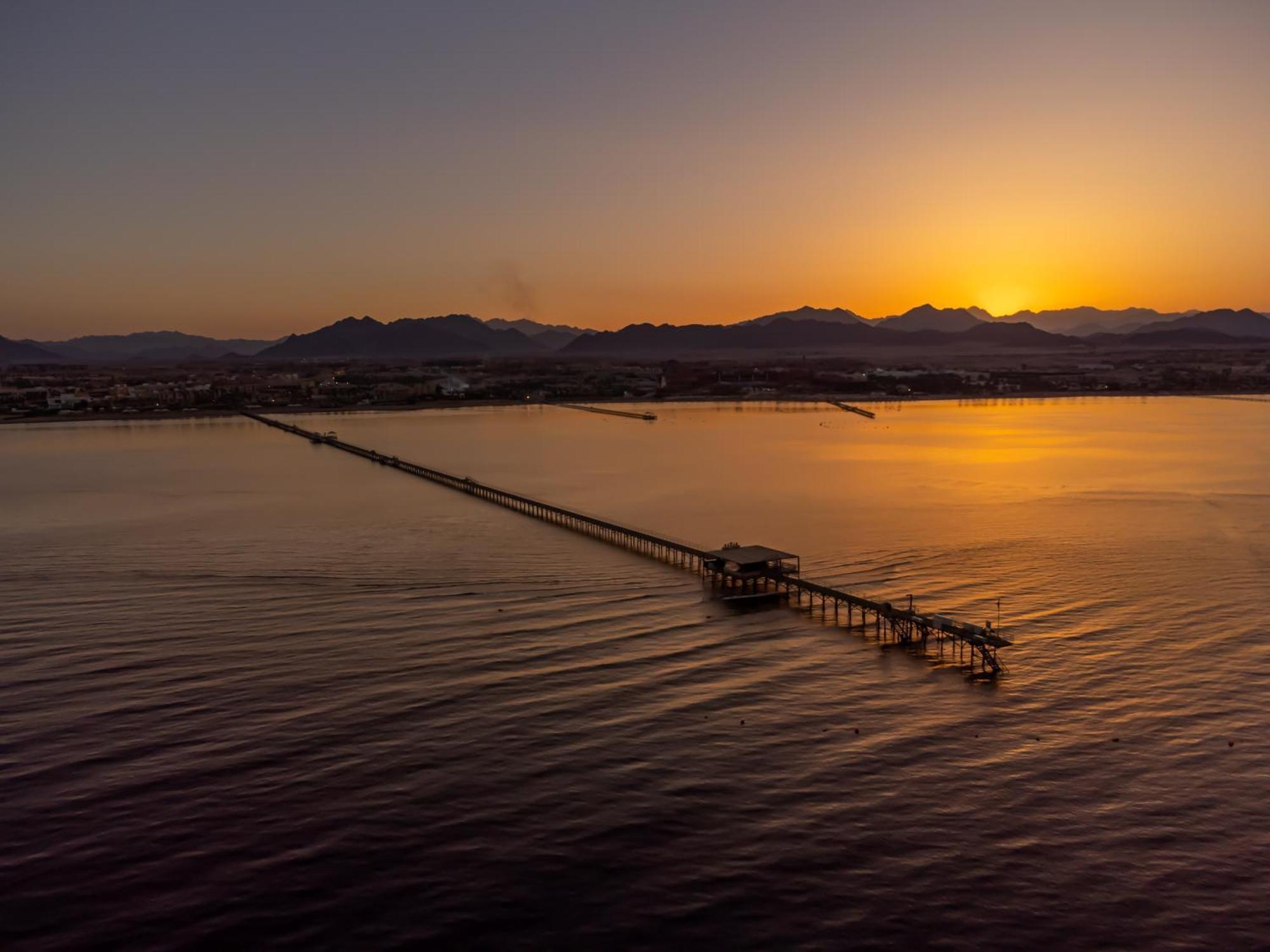 Rixos Premium Seagate Hotell Sharm el-Sheikh Exteriör bild Sunset at the San Diego Bay
