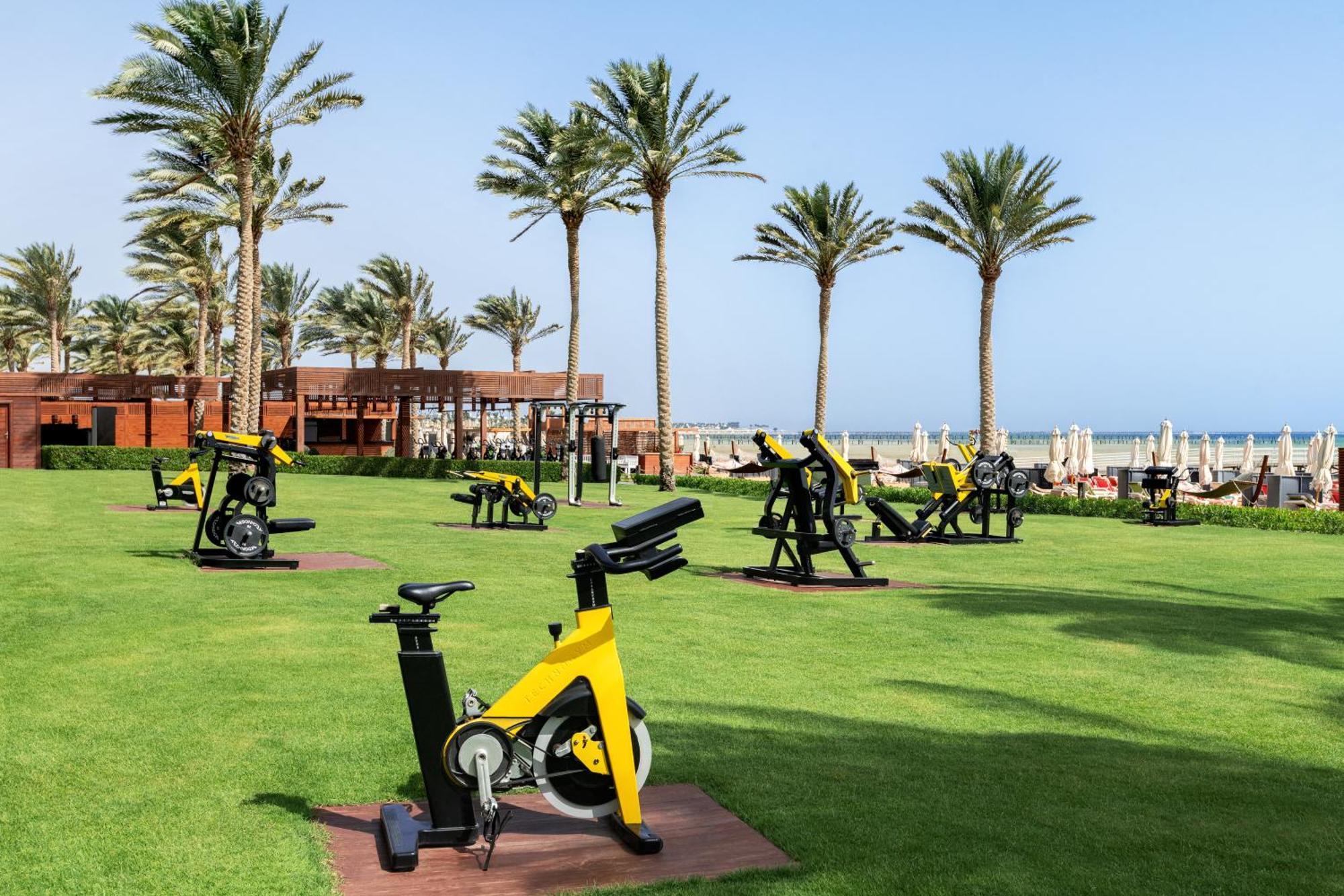 Rixos Premium Seagate Hotell Sharm el-Sheikh Exteriör bild Outdoor fitness equipment at a resort
